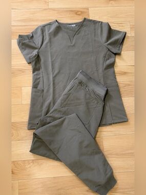 Mandala Scrubs Set - Truffle color